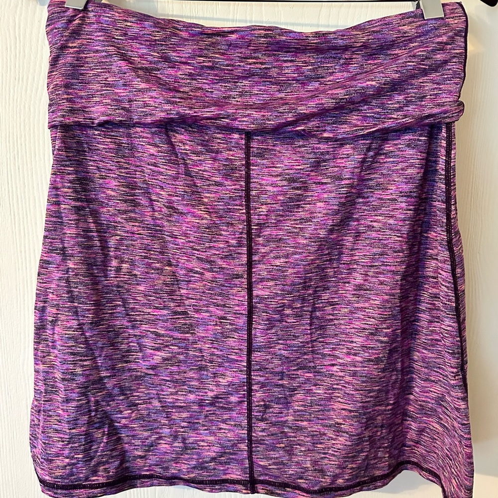 Prana stretchy fold over waist skirt. Space dye print size small. EUC